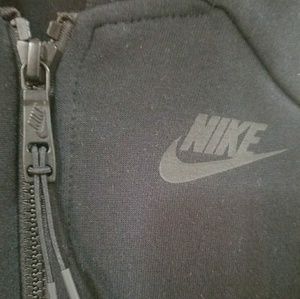 BRAND NEW W/TAGS - NIKE Black Vest